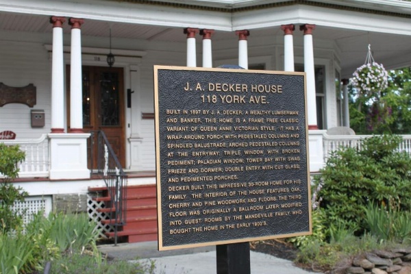 Victorian Charm Inn image 17
