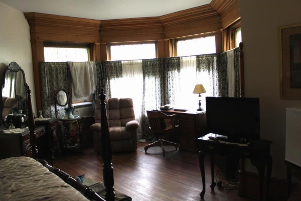 Victorian Charm Inn image 19