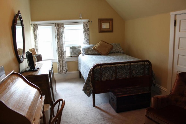 Victorian Charm Inn image 20