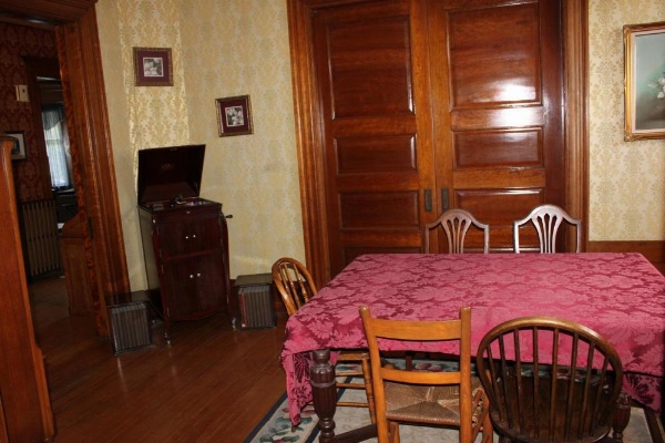 Victorian Charm Inn image 9